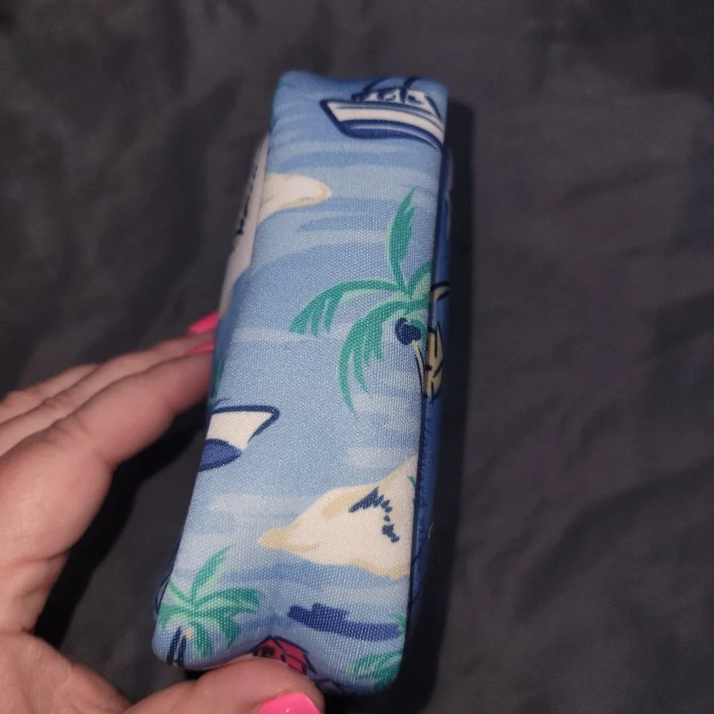 Vineyards Vines for Target cosmetic bag yacht theme zip closed